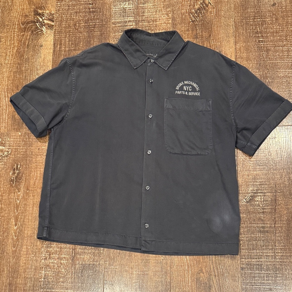 Abercrombie & Fitch Dark Gray Casual Button Down Shirt